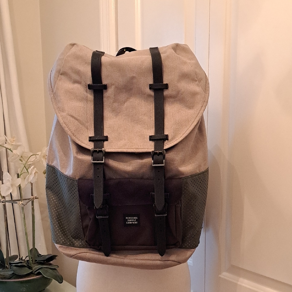 Herschel Supply Company Unisex Lil America Beige Backpack‎ 21"x7"x6"